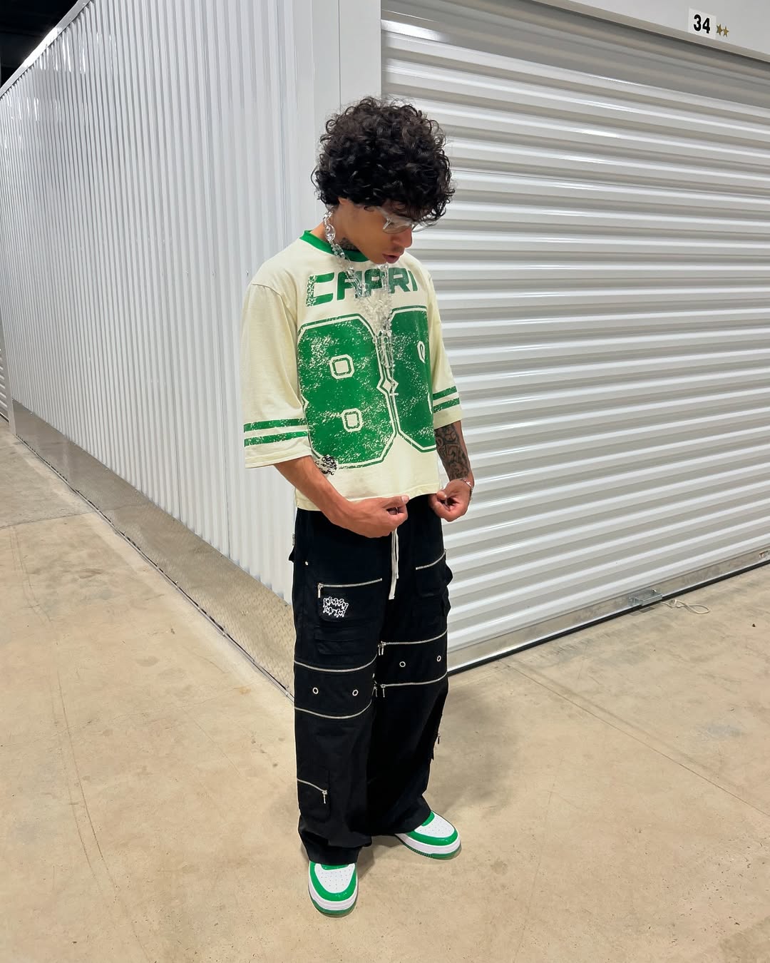 Black MRKT Duel Cargos